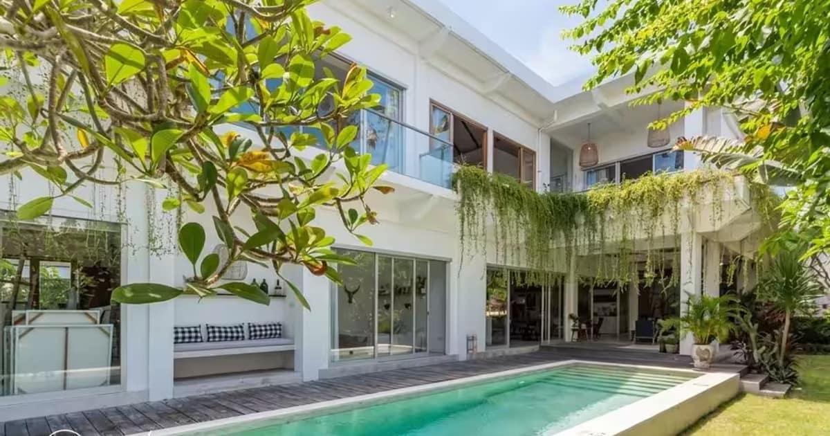 Photo of 4+1 Bedroom Leasehold Villa and 5 Ara Land for Sale in Umalas in Umalas
